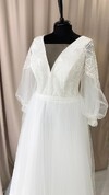 /upload/dress/1702/355E24E4-F1C1-4E64-A21B-5DE4C892AC1C.jpeg